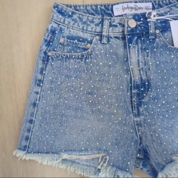 INDIGO REIN | Junior's Cotton High-Rise  Rhinestone Frayed Shorts - Picture 5 of 8